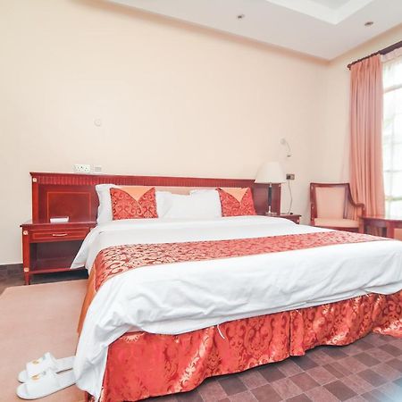 Falcon Heights Hotel 나뉴키 외부 사진