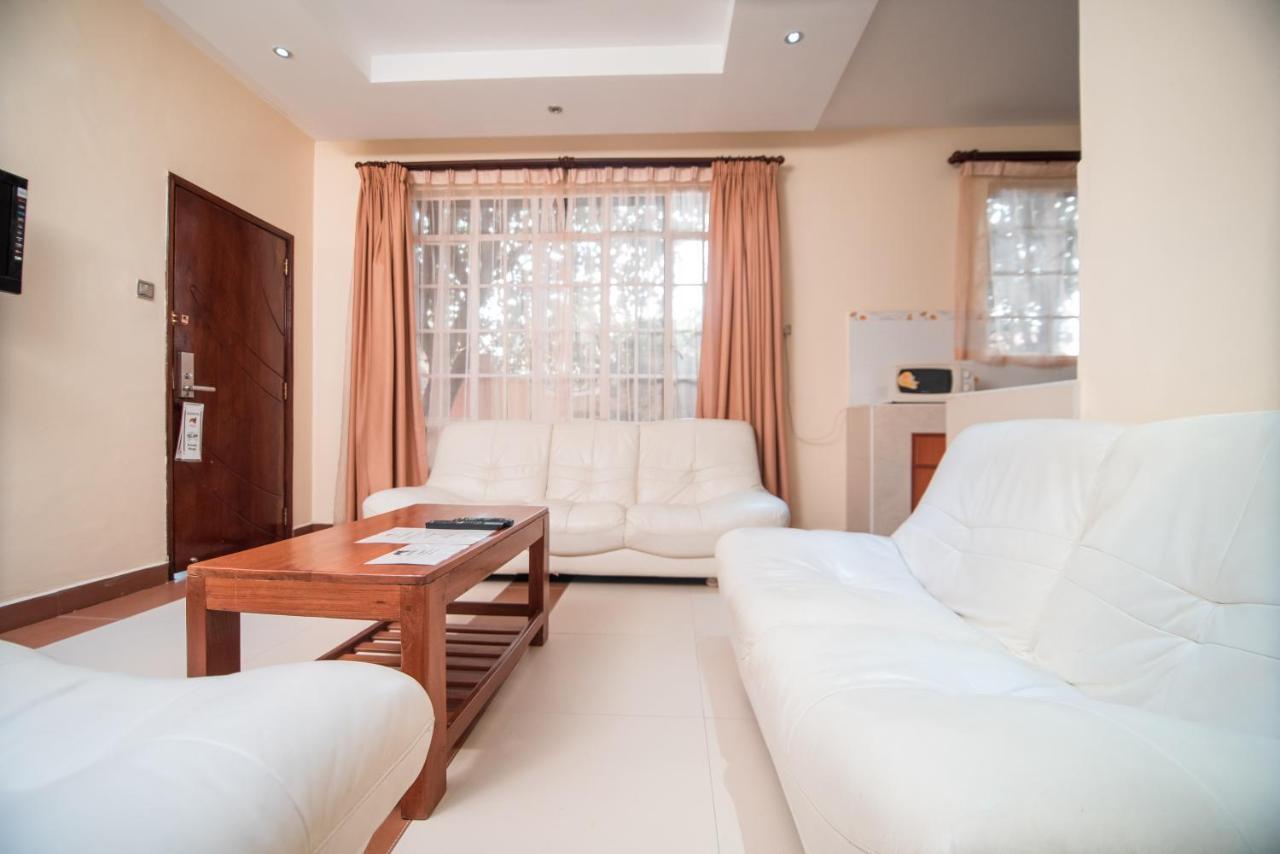 Falcon Heights Hotel 나뉴키 외부 사진